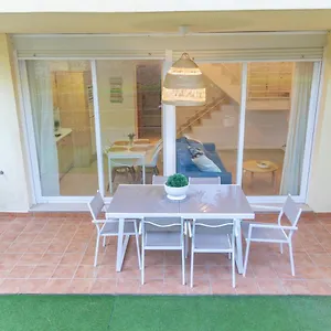 Apartamento Con Piscina, Garaje Y Jardín, Frente A La Playa De Caños De Meca.